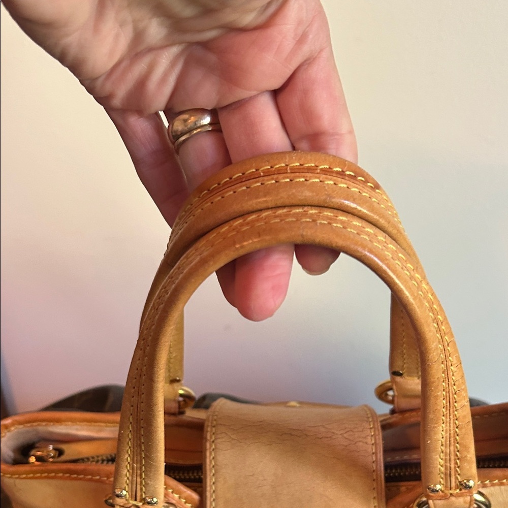 Louis Vuitton Tan and Brown Monogram Shoulder Bag - Picture 5 of 16